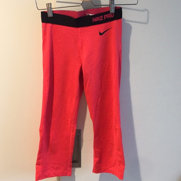 Nike Pants - Nike Pro coral leggings sz S